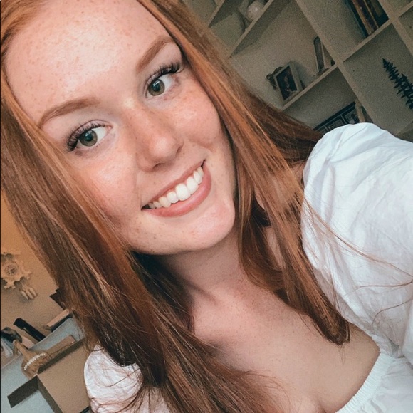 Meet your Posher, Carly - Picture 2 of 7